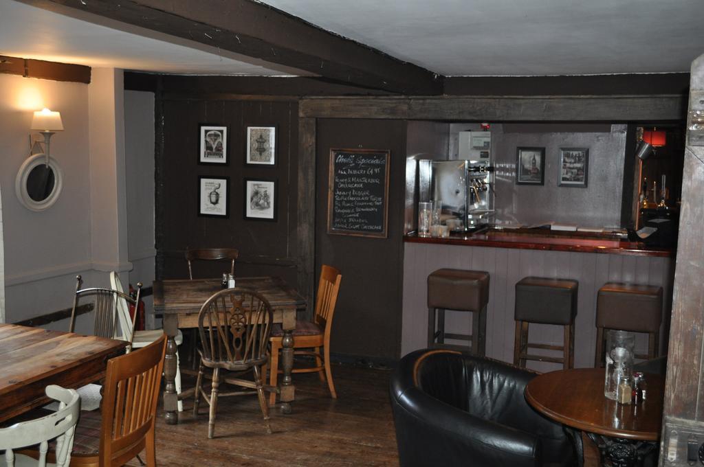 Queens Head Inn Saffron Walden Kültér fotó