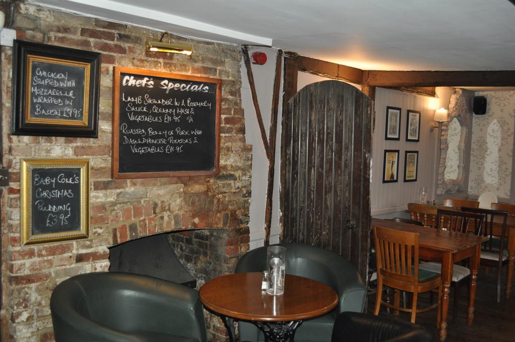 Queens Head Inn Saffron Walden Kültér fotó
