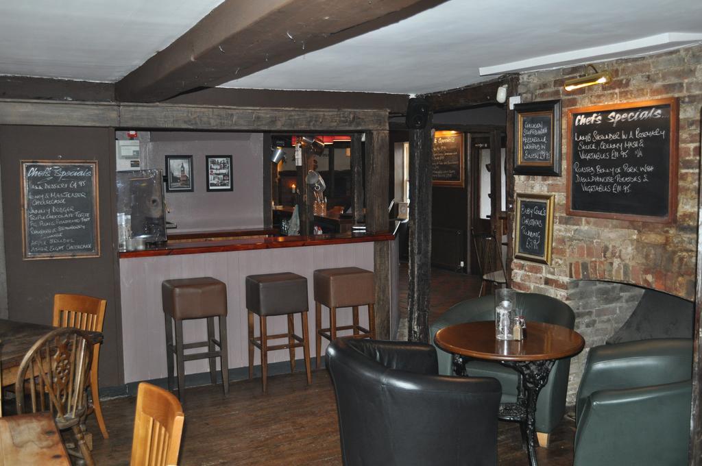 Queens Head Inn Saffron Walden Kültér fotó